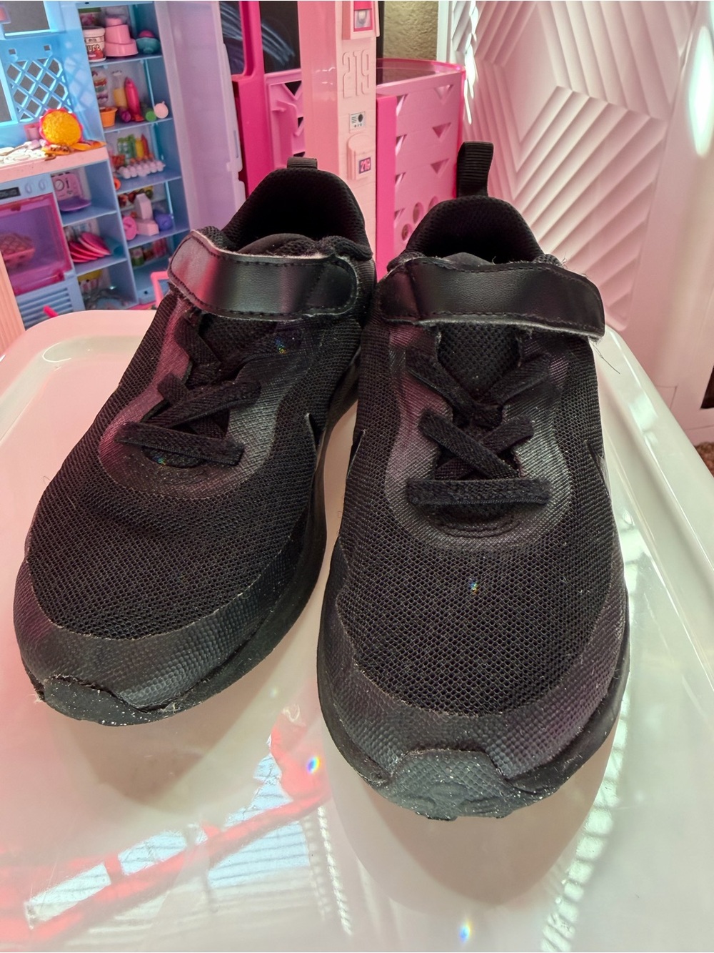 Nike Kids Black Hook-and-Loop Athletic Sneakers